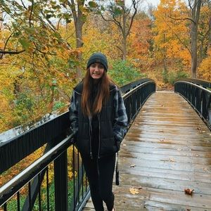 Meet your Posher, Sierra